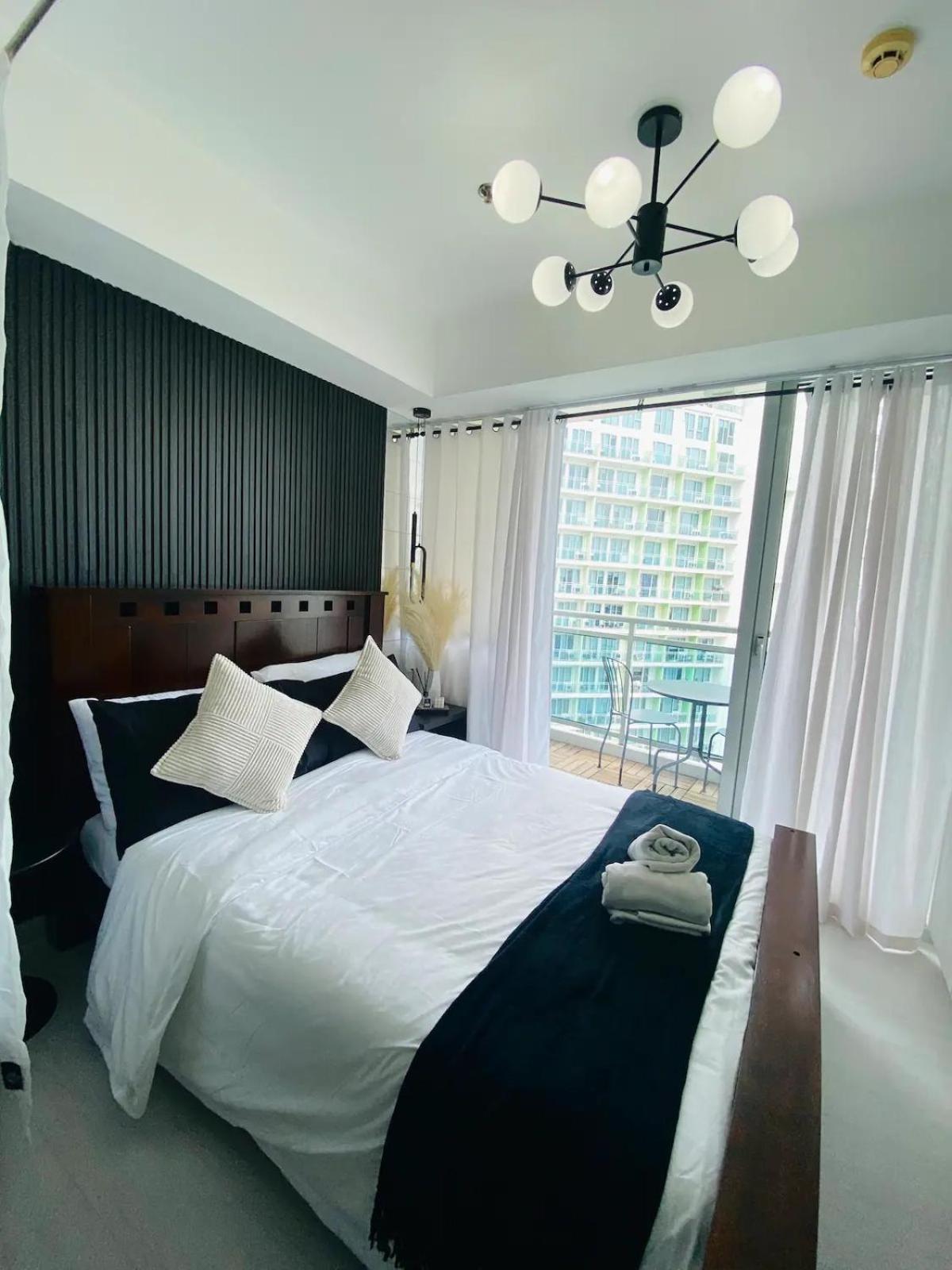 Beach Front Living In The Heart Of The City, Azure Residences Manila Exterior foto